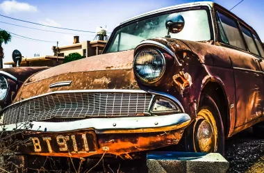 Ονειροκρίτης Αυτοκίνητο με Ζημιά – Τι Σημαίνει στο Όνειρο