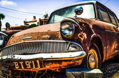 Ονειροκρίτης Αυτοκίνητο με Ζημιά – Τι Σημαίνει στο Όνειρο