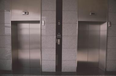 Ονειροκρίτης ασανσέρ - ανελκυστήρας