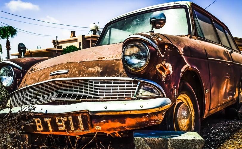 Ονειροκρίτης Αυτοκίνητο με Ζημιά – Τι Σημαίνει στο Όνειρο