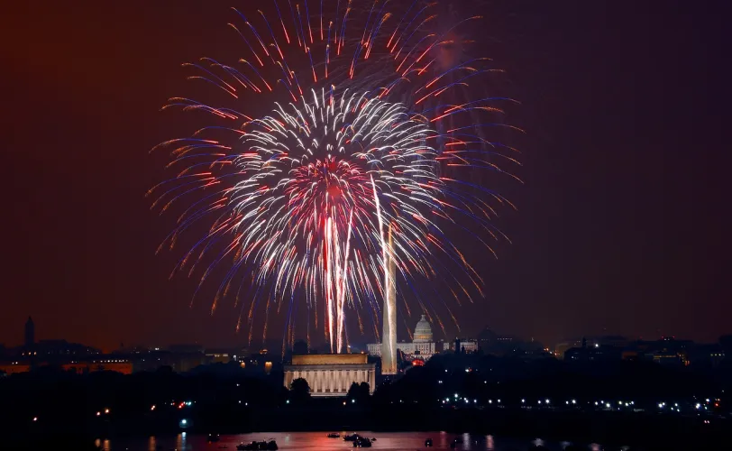 Ονειροκρίτης ανεξάρτητος - ανεξάρτητη - ανεξαρτησία