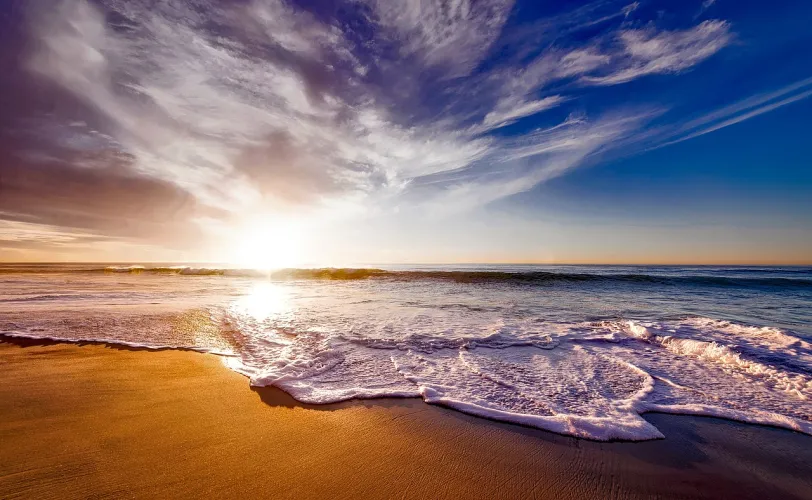 Ονειροκρίτης Θάλασσα – Τι σημαίνει όταν βλέπεις θάλασσα στον ύπνο σου | Η σημασία της θάλασσας στο όνειρο (2026)